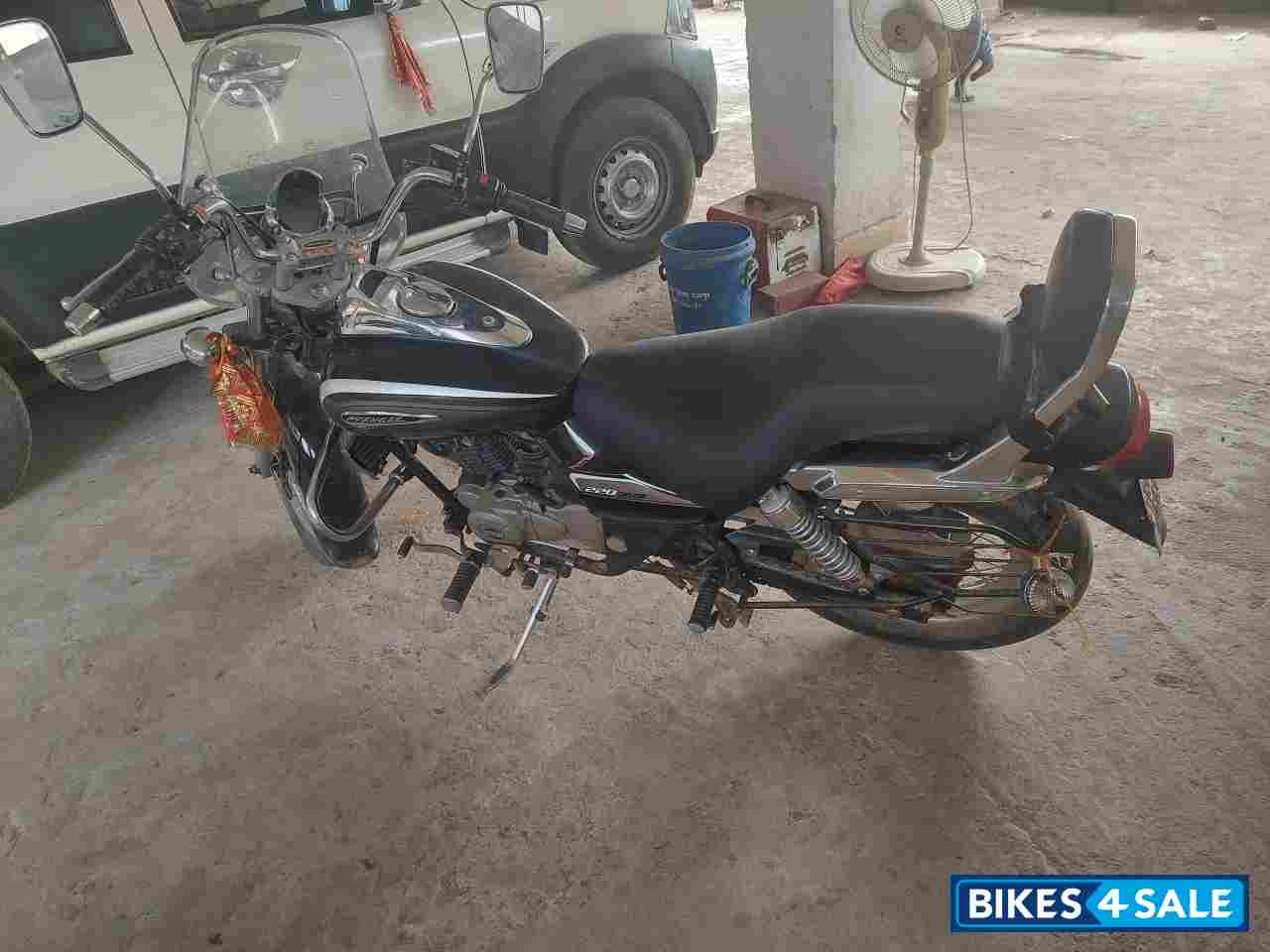 Bajaj Avenger Cruise 220