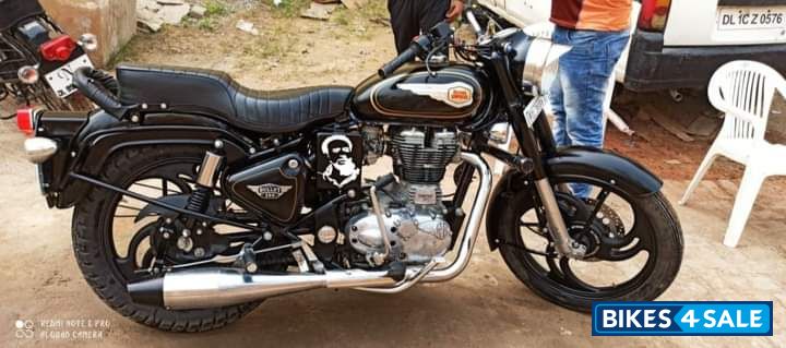 Black Royal Enfield Bullet Standard 350