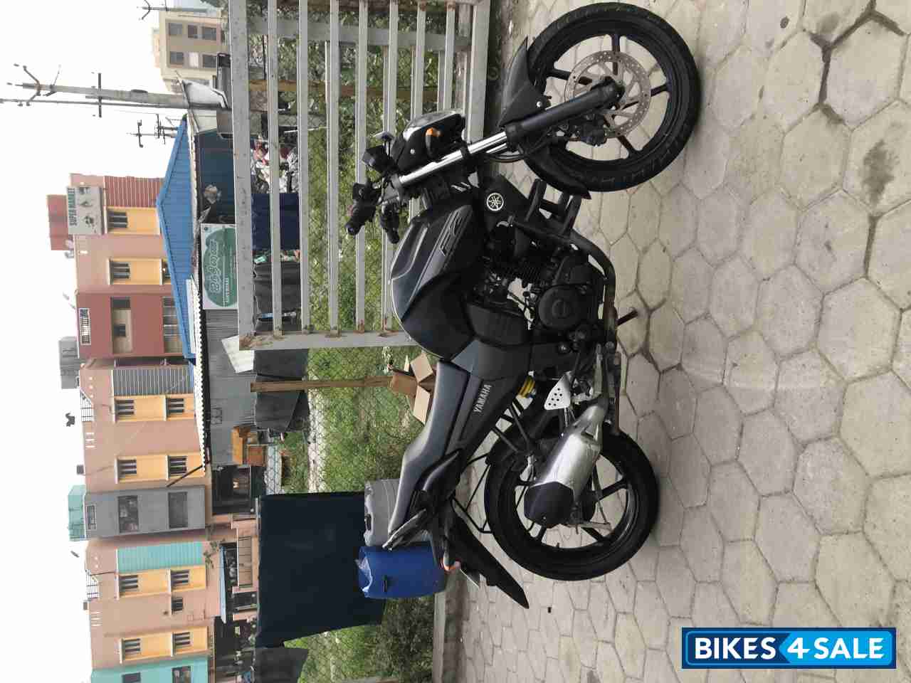 Black Yamaha FZ16