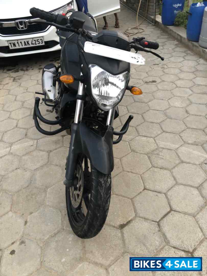 Black Yamaha FZ16