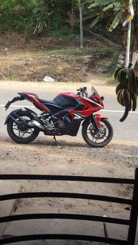 Bajaj Pulsar RS 200 ABS