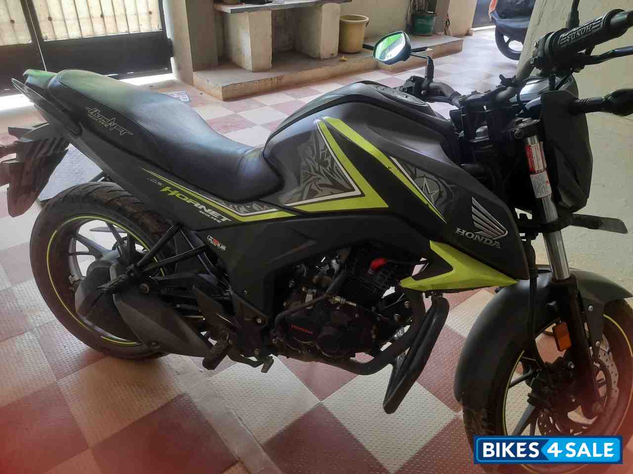 Green Honda CB Hornet 160R