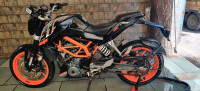 Black KTM Duke 390