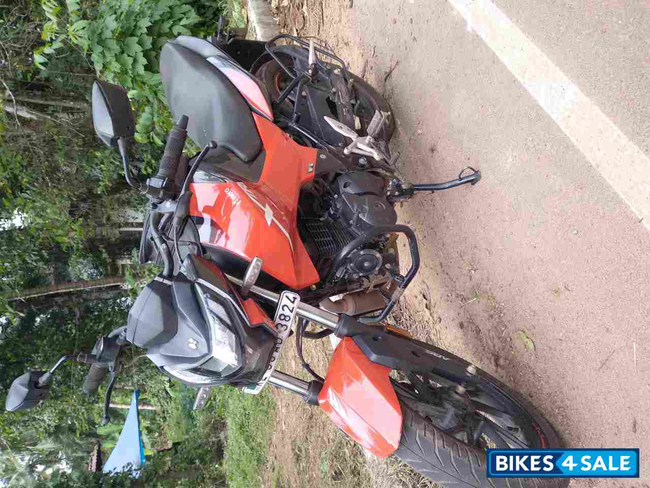Sports Red Hero Xtreme 160R BS6