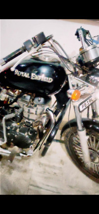 Black Royal Enfield Thunderbird 500