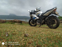 White Yamaha YZF R1S