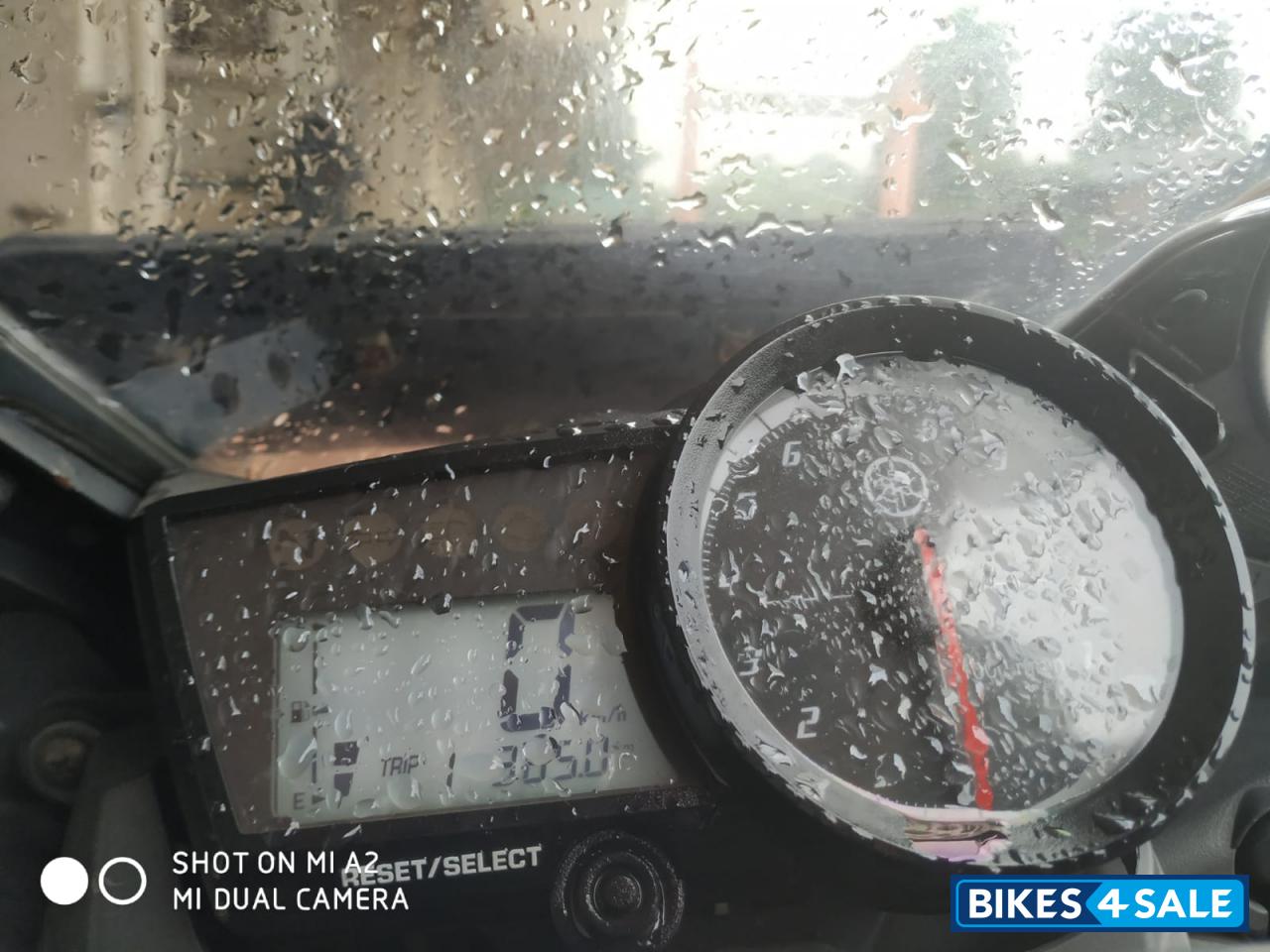 White Yamaha YZF R1S