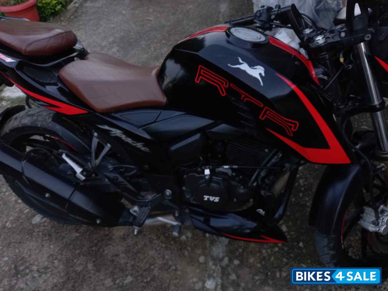 TVS Apache RTR 200 4V Race Edition 2.0