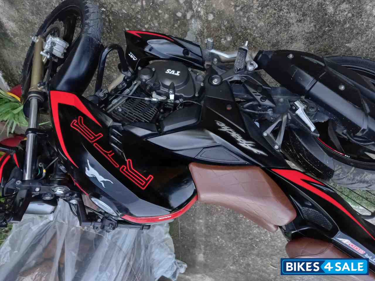 TVS Apache RTR 200 4V Race Edition 2.0 TVS Apache RTR 200 4V Race Edition 2.0