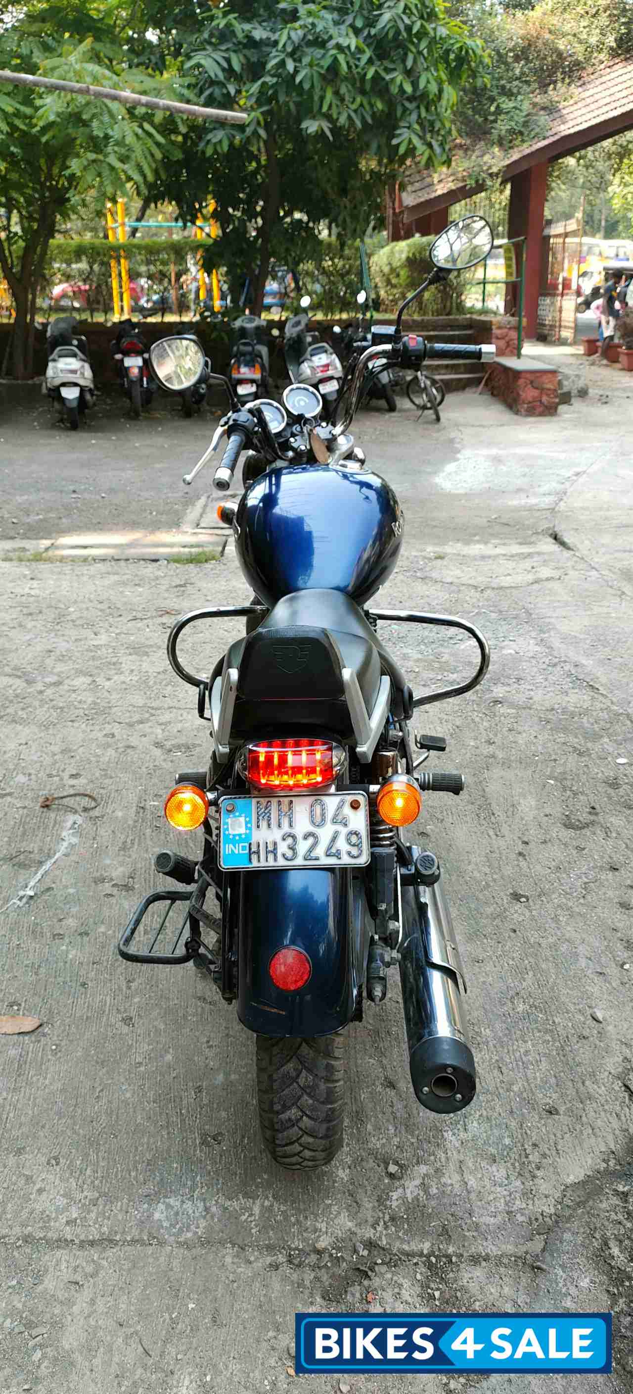 Marine Blue Royal Enfield Thunderbird 350 Marine Blue Royal Enfield Thunderbird 350