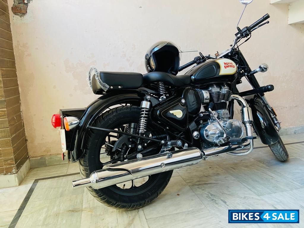 Classic Royal Enfield Classic 350 Dual Channel BS6