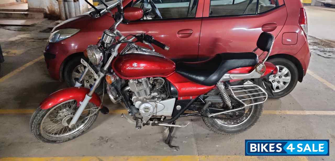 Bajaj Avenger 220 DTS-i