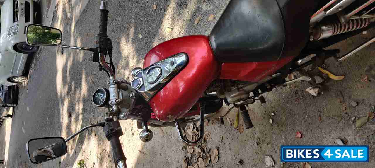 Bajaj Avenger 220 DTS-i