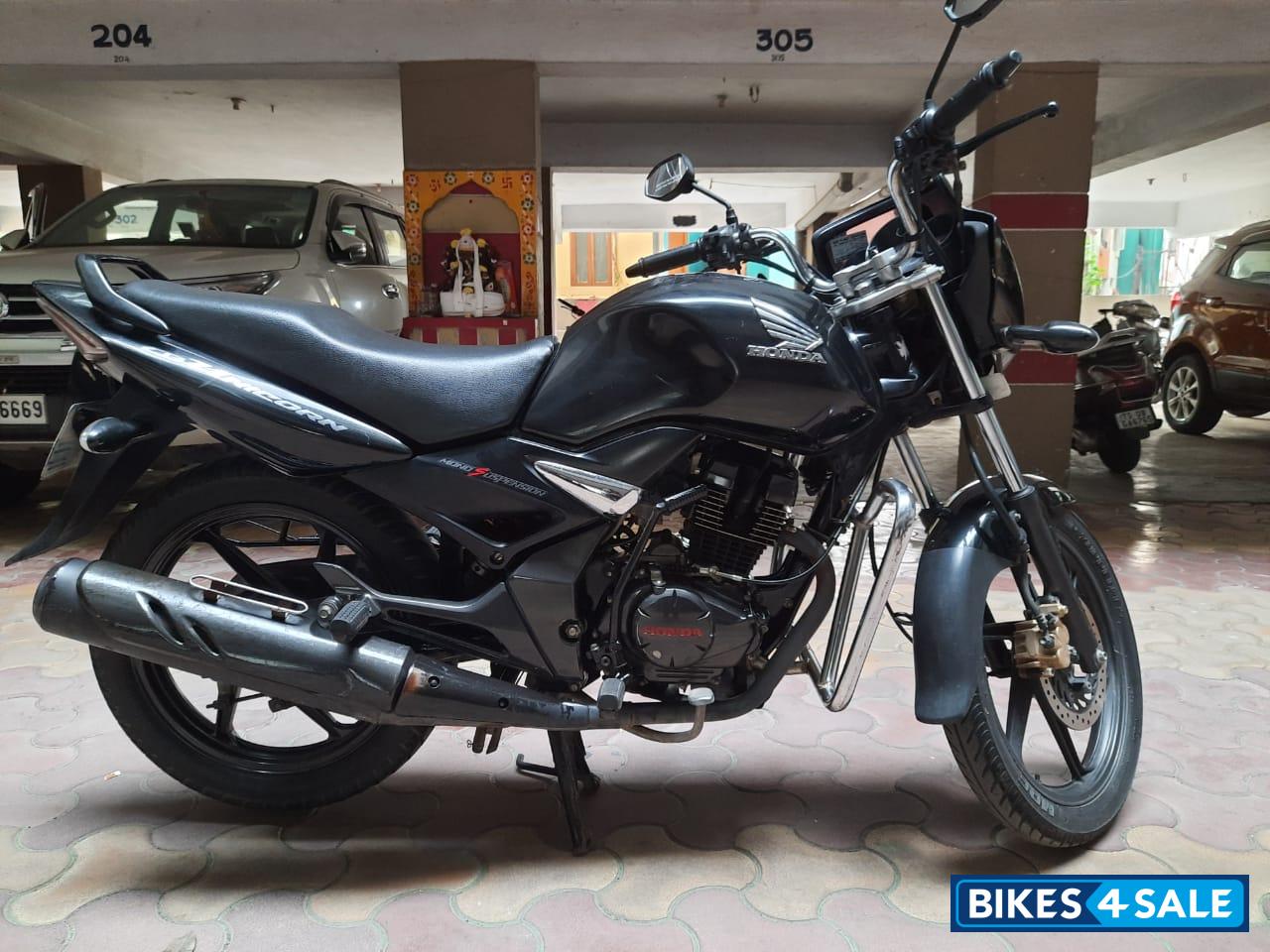 Black Honda CB Unicorn