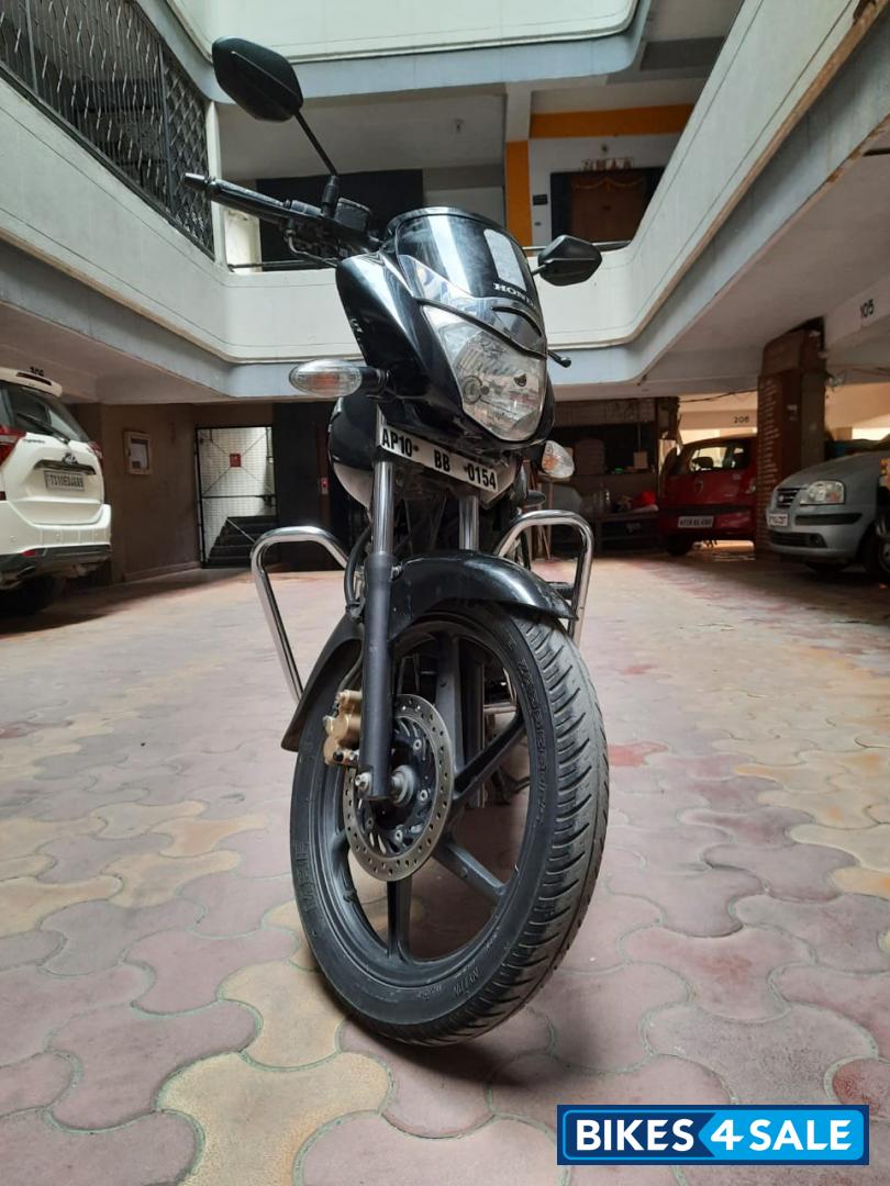 Black Honda CB Unicorn