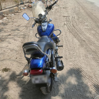 Blue Bajaj Avenger 220 DTS-i