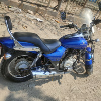 Blue Bajaj Avenger 220 DTS-i
