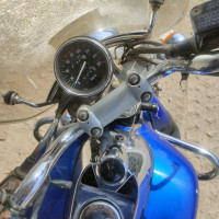 Blue Bajaj Avenger 220 DTS-i