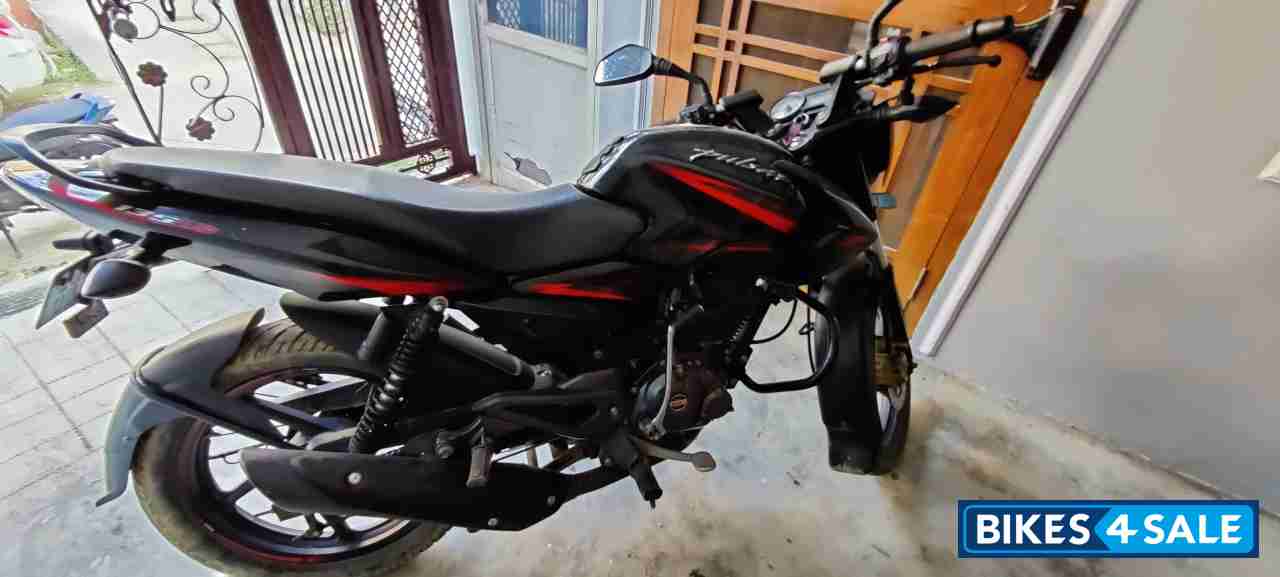 Black Bajaj Pulsar 135LS