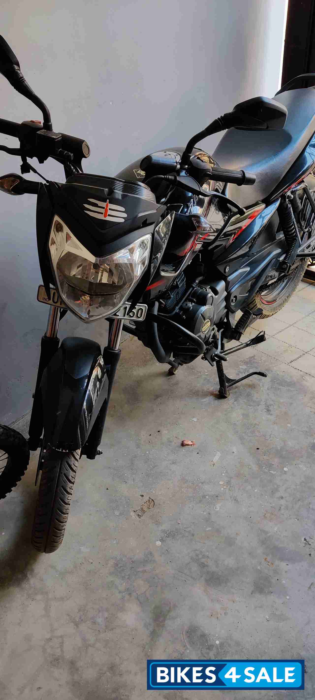 Black Bajaj Pulsar 135LS