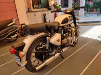 White Royal Enfield Classic 350