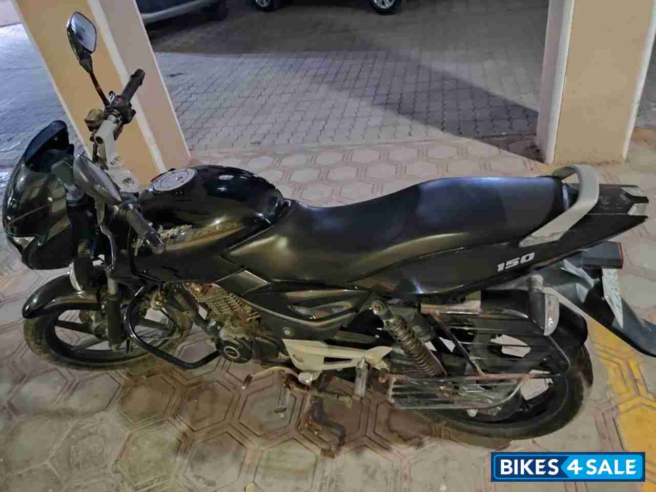 Black Bajaj Pulsar 150 DTSi