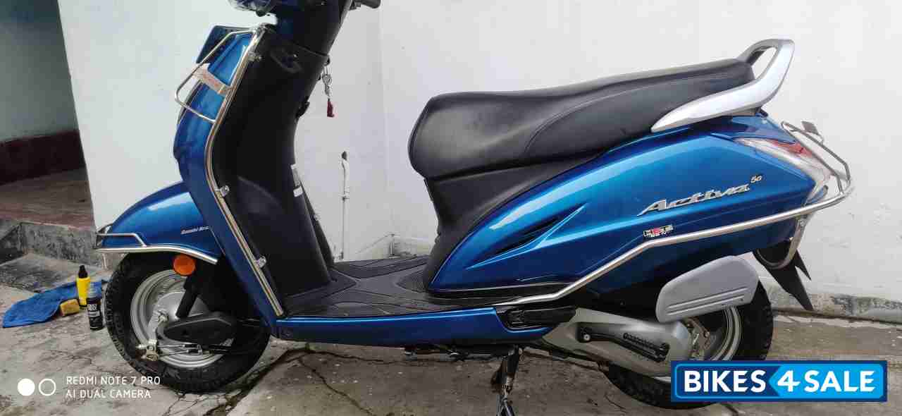 Blue Honda Activa 5G