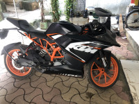 Black KTM RC 200
