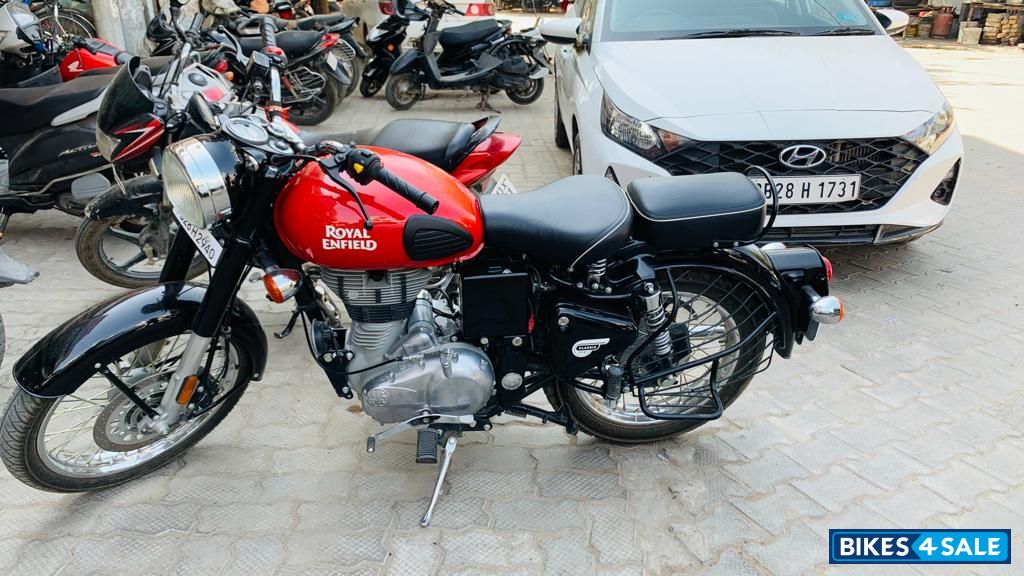 Royal Enfield Classic 350 Redditch Red