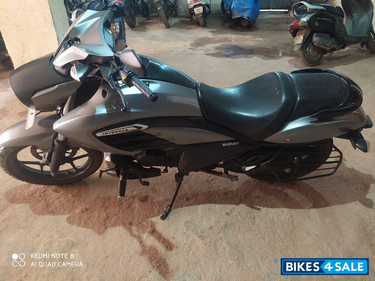 Grey Suzuki Intruder 150