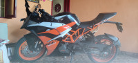 Black KTM RC 200