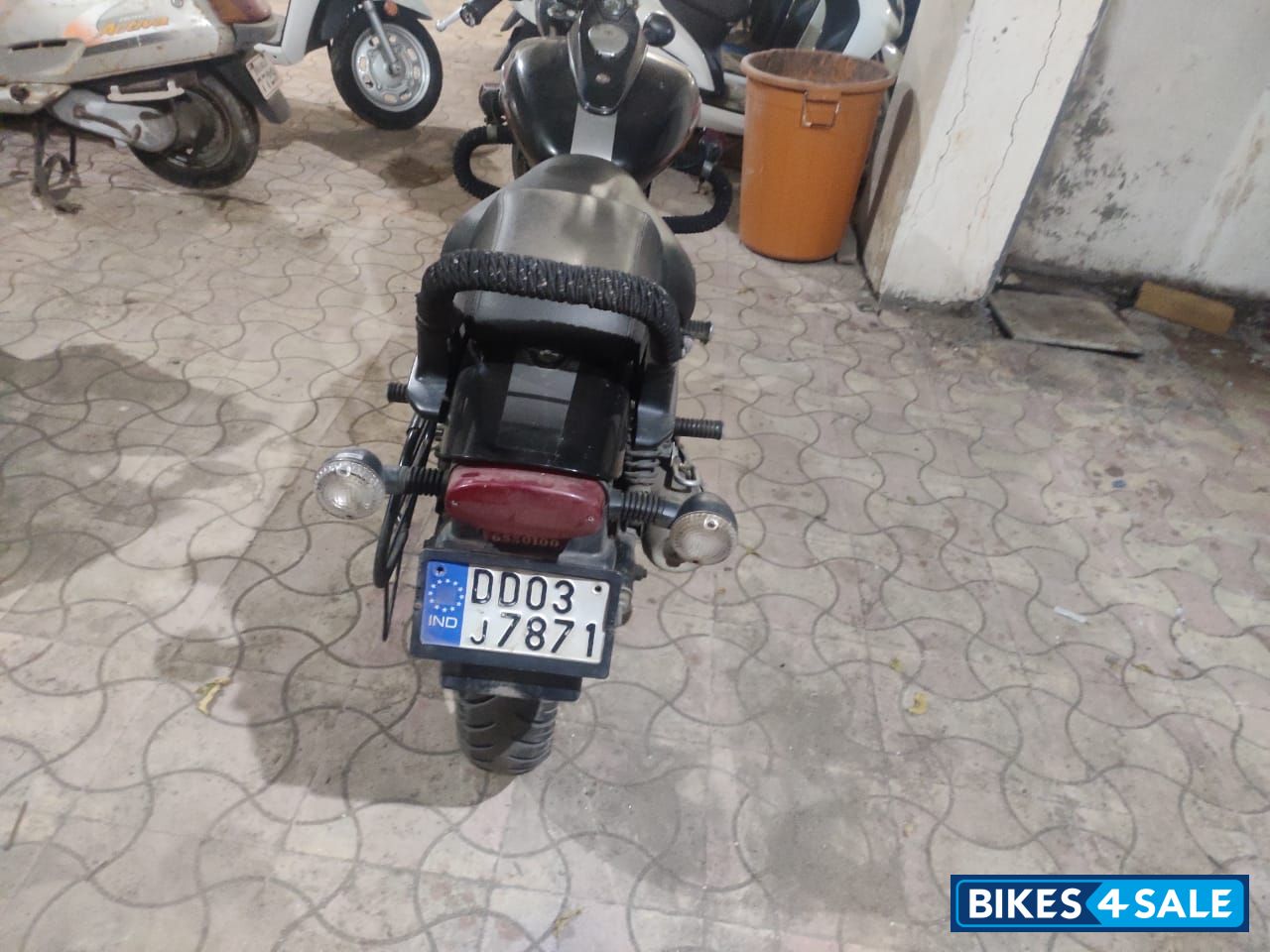 Bajaj Avenger Street 220