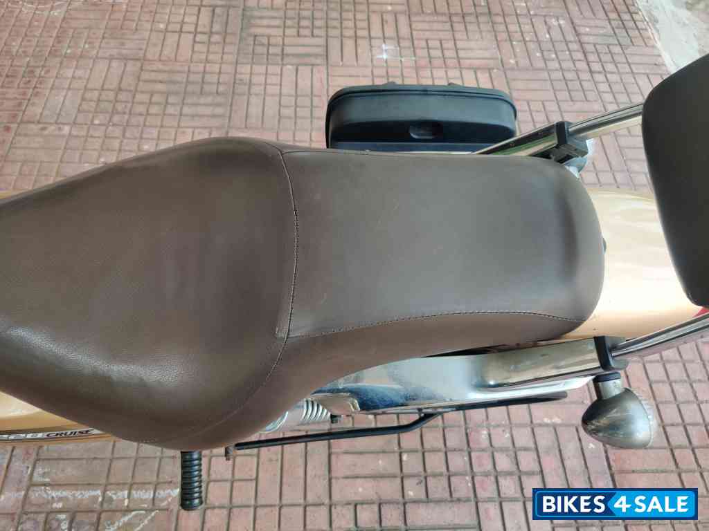 Gold Bajaj Avenger Cruise 220