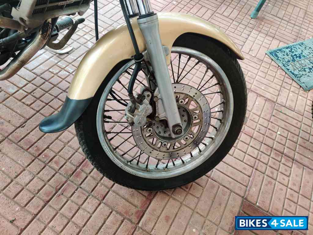 Gold Bajaj Avenger Cruise 220