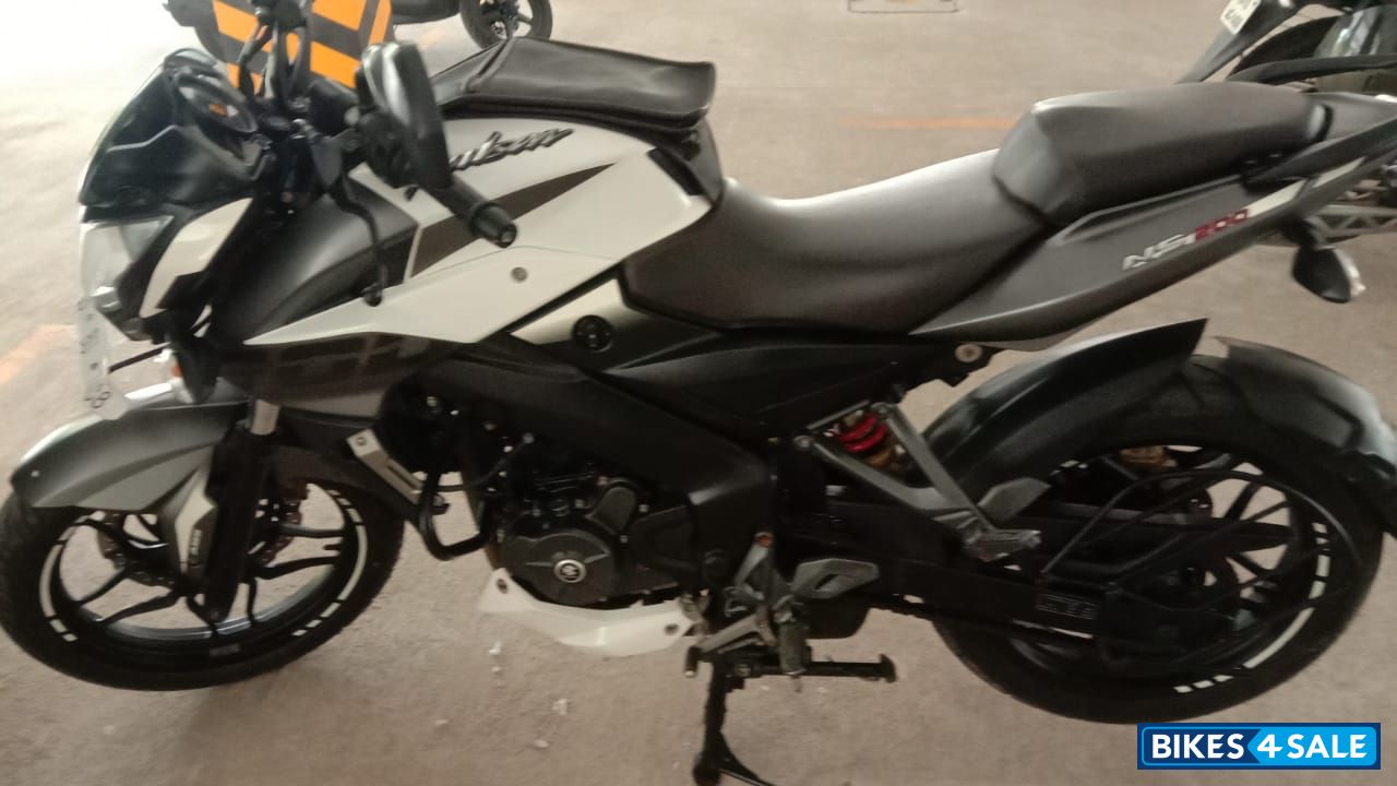 Bajaj Pulsar 200 NS ABS