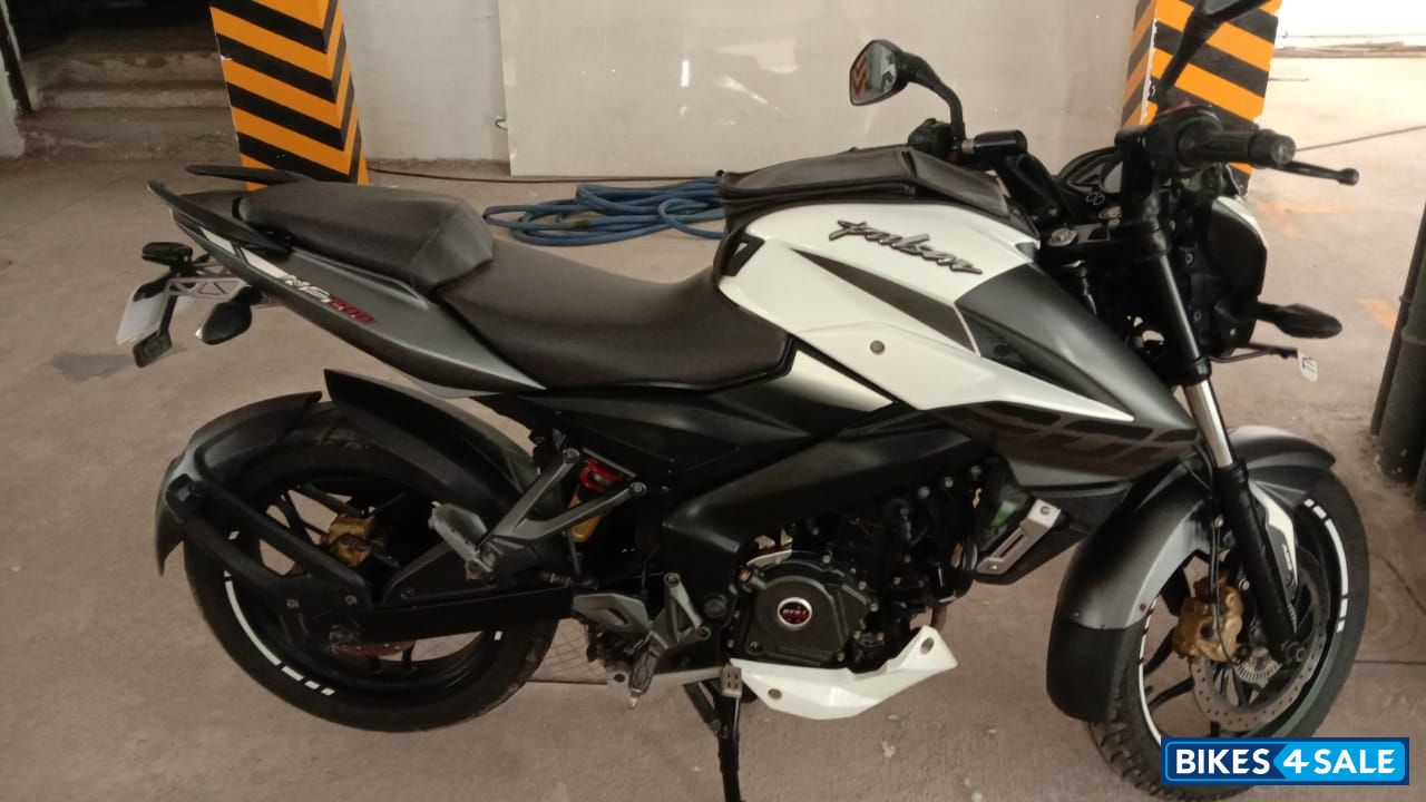 Bajaj Pulsar 200 NS ABS