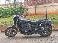 Black Harley Davidson Street 750