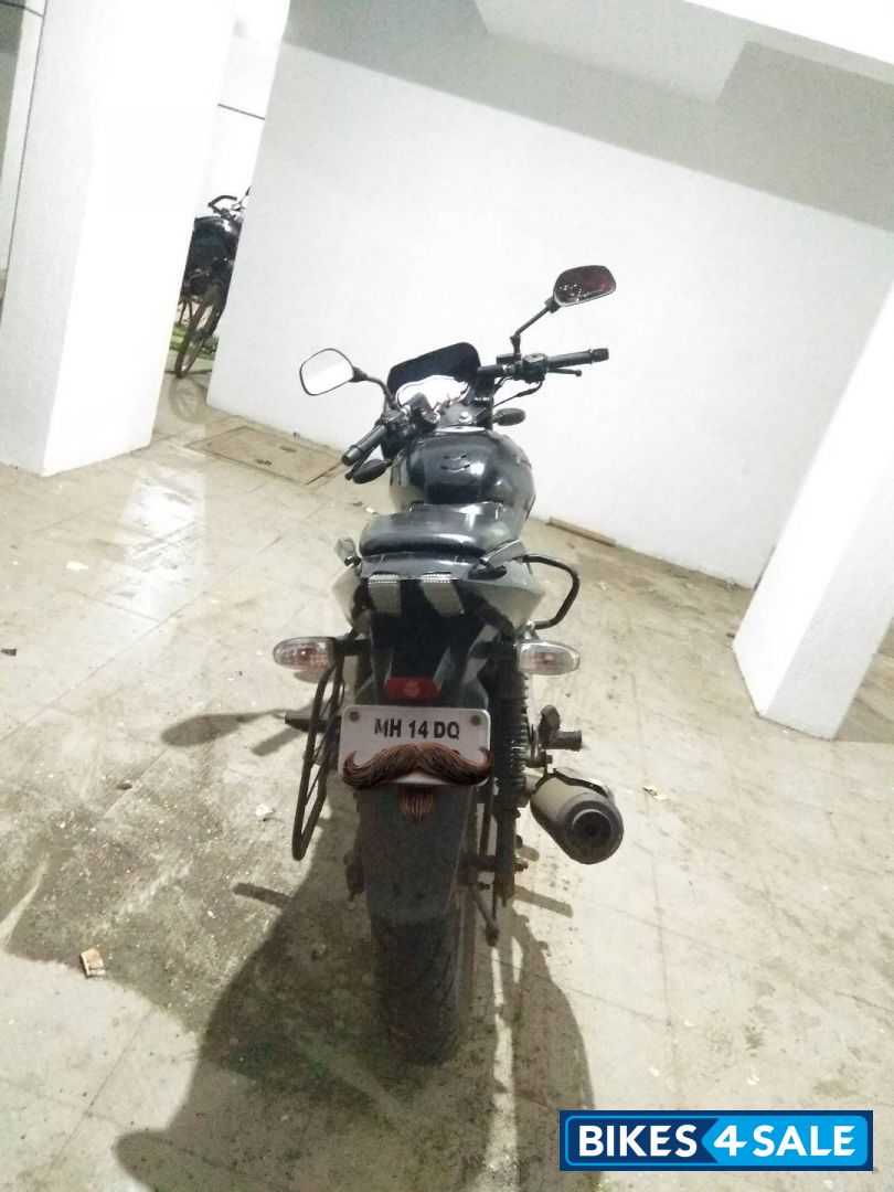 Black Bajaj Pulsar 180 DTSi Black Bajaj Pulsar 180 DTSi