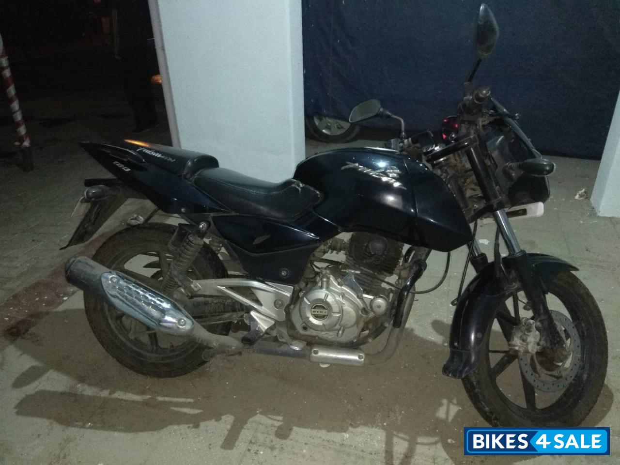 Black Bajaj Pulsar 180 DTSi Black Bajaj Pulsar 180 DTSi