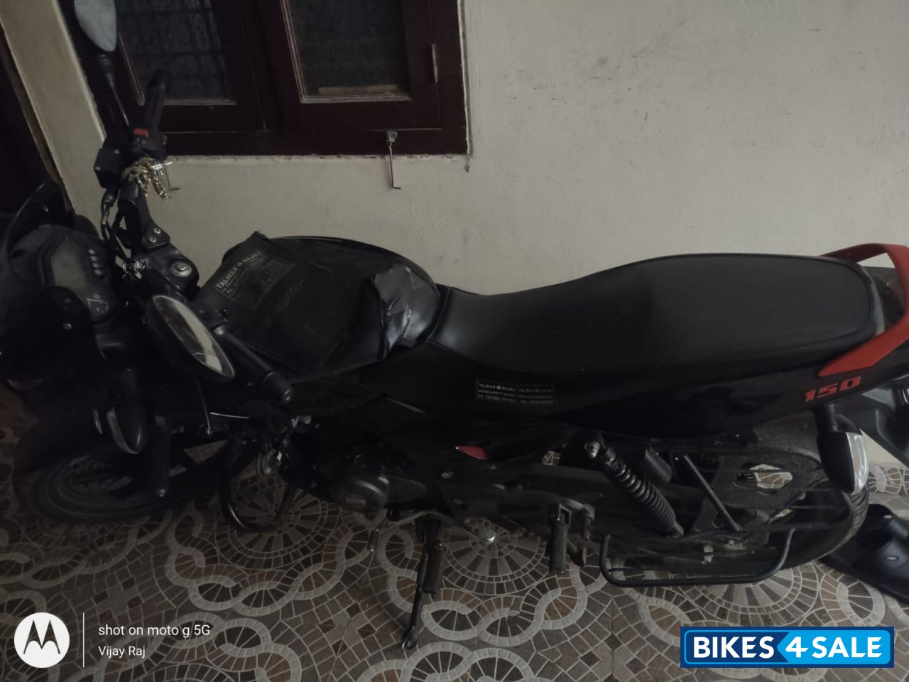 Bajaj Pulsar 150 Neon
