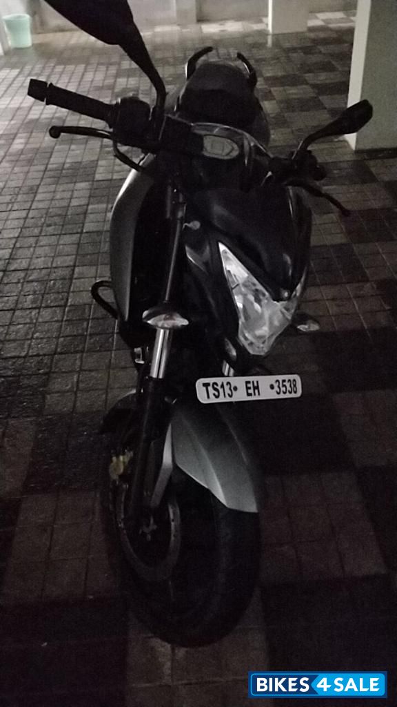 Black Bajaj Pulsar 200 NS