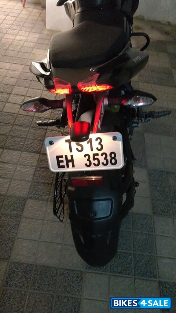 Black Bajaj Pulsar 200 NS