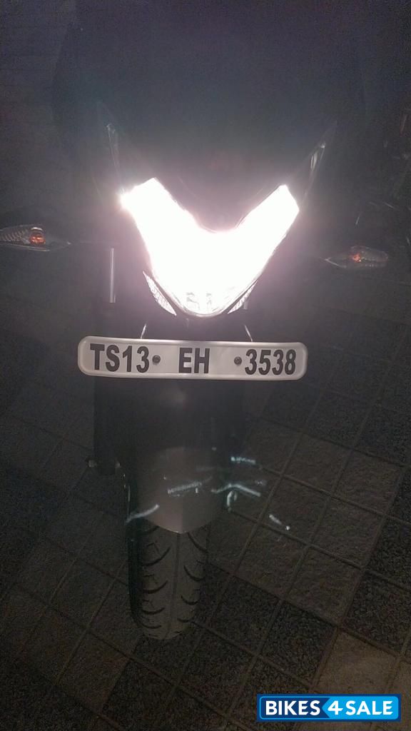 Black Bajaj Pulsar 200 NS