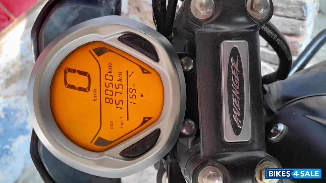 Bajaj Avenger Street 220