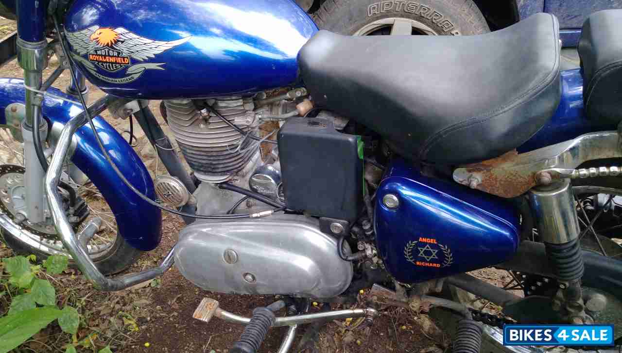 Blue Royal Enfield Bullet 350