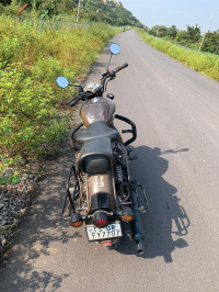 Service Brown Royal Enfield Classic 500 Pegasus Edition