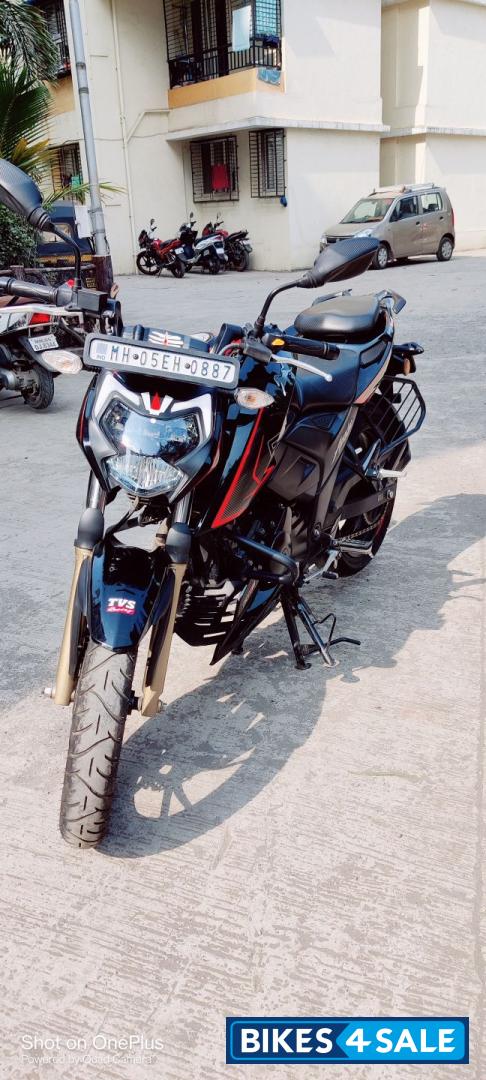 Black TVS Apache RTR 200 Fi 4V Race Edition 2.0