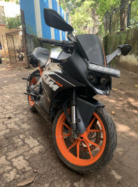 Black KTM RC 200