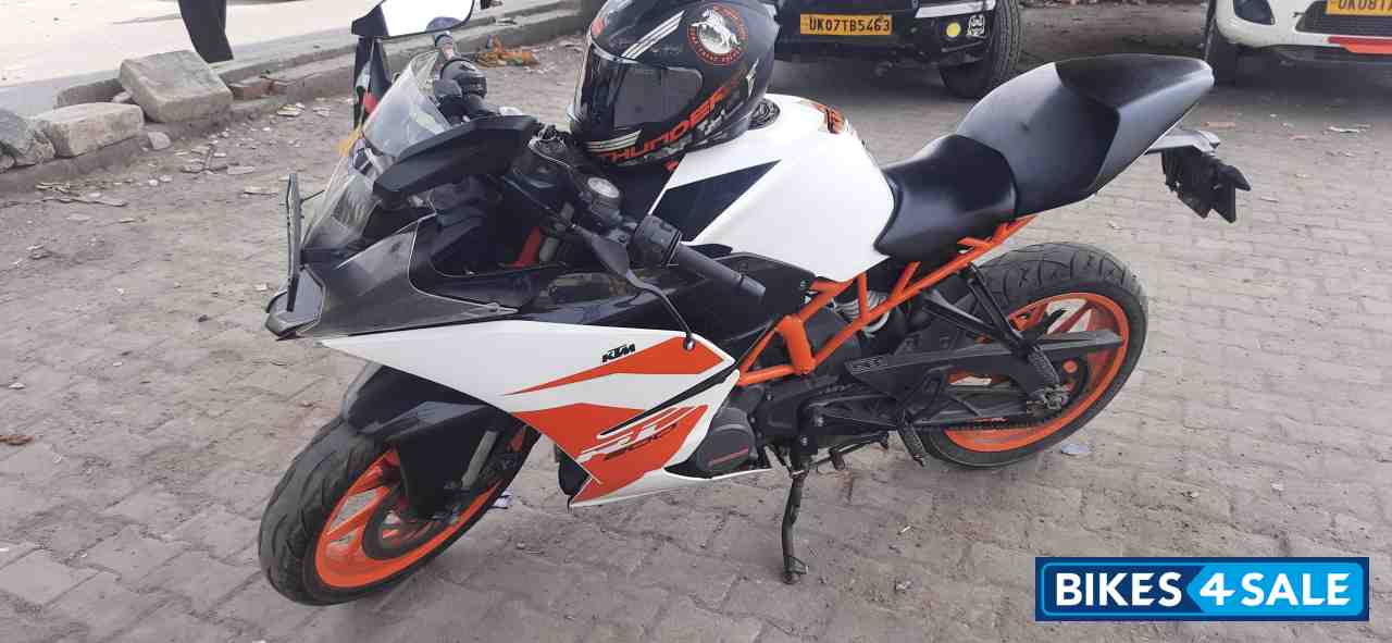 Orange, White KTM RC 200