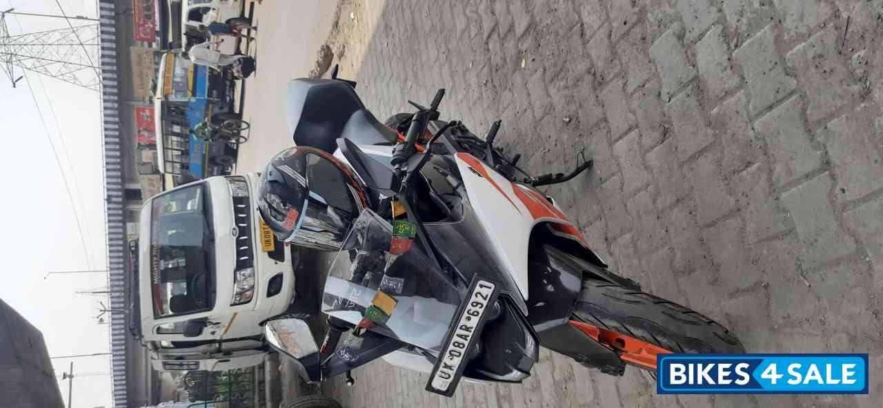 Orange, White KTM RC 200